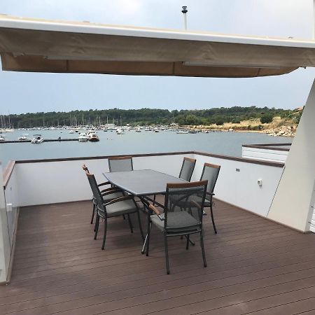 Floating House Varoni Pula Exterior photo